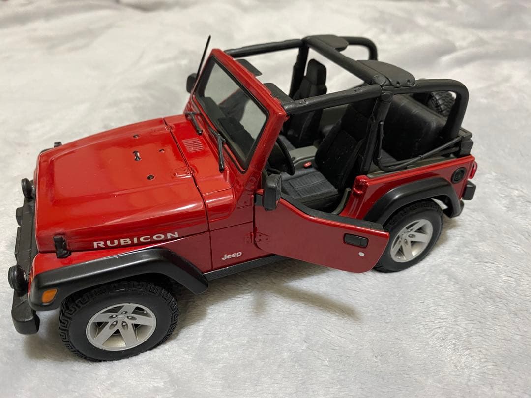 ミニカー Maisto Jeep Wrangler Rubicon 1/18
