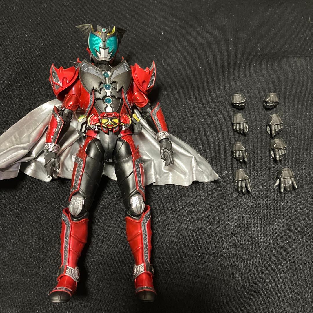 S.H.Figuarts 真骨彫　仮面ライダー　ダークキバ