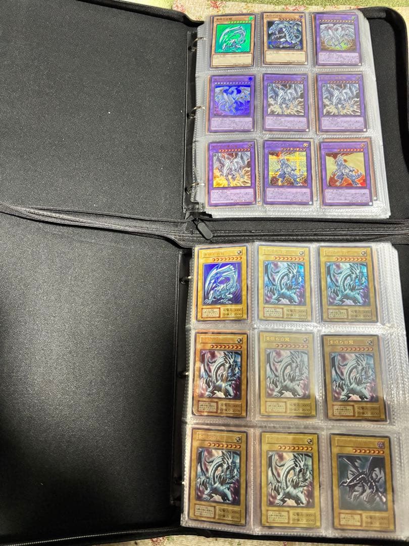 【遊戯王カード引退品】初期・レリーフ等８００枚以上　　2ファイル分　即購入大歓迎
