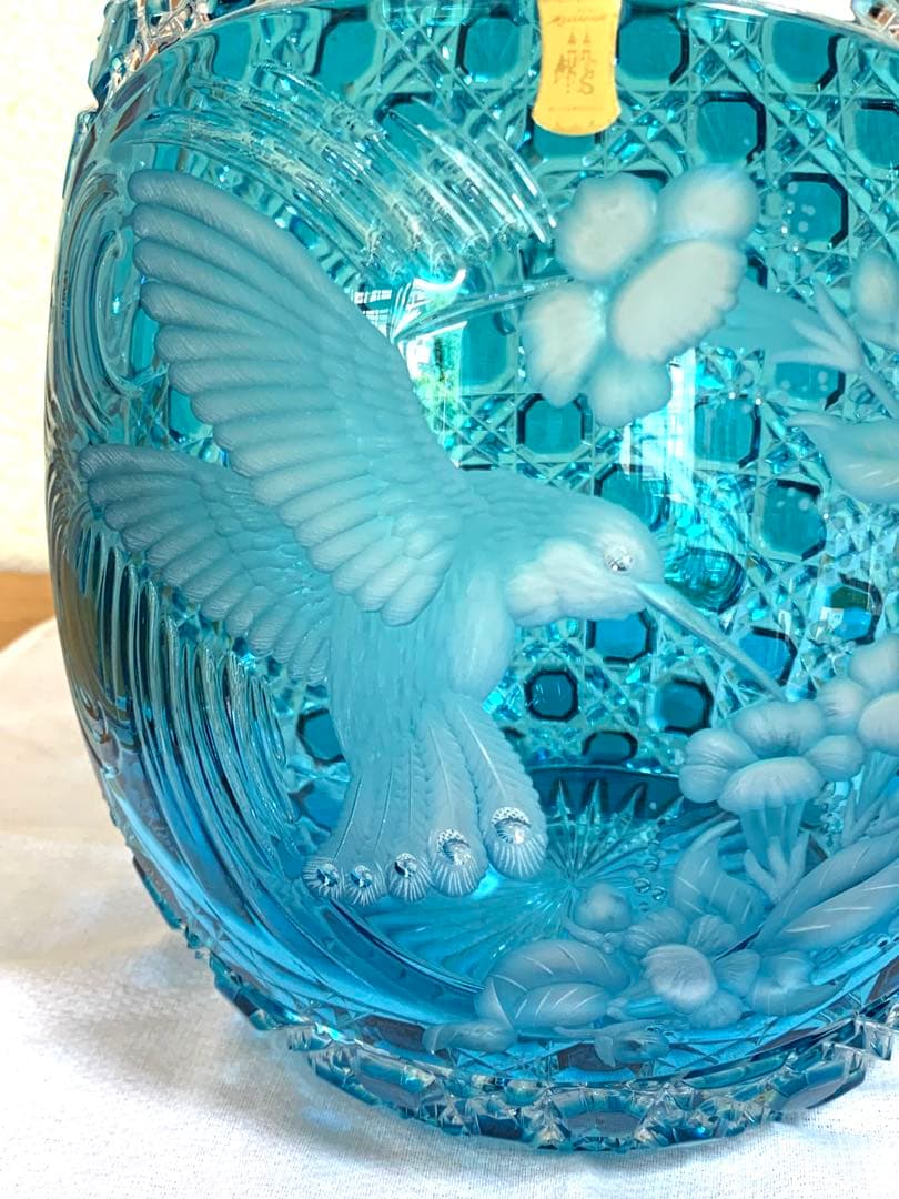 【新品未使用】マイセンクリスタル社　色被せ花瓶「ハチドリ」