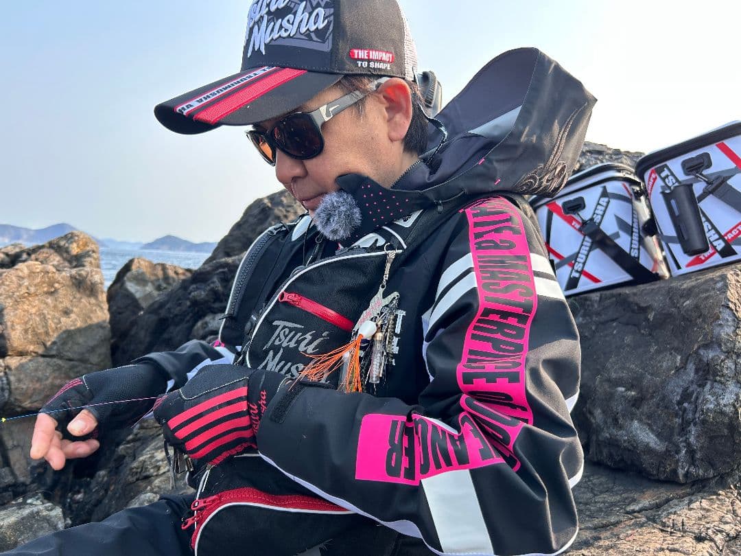 超希少釣武者テクニカルアーム3レイヤーレインスーツ Lサイズ ブラック×ピンク