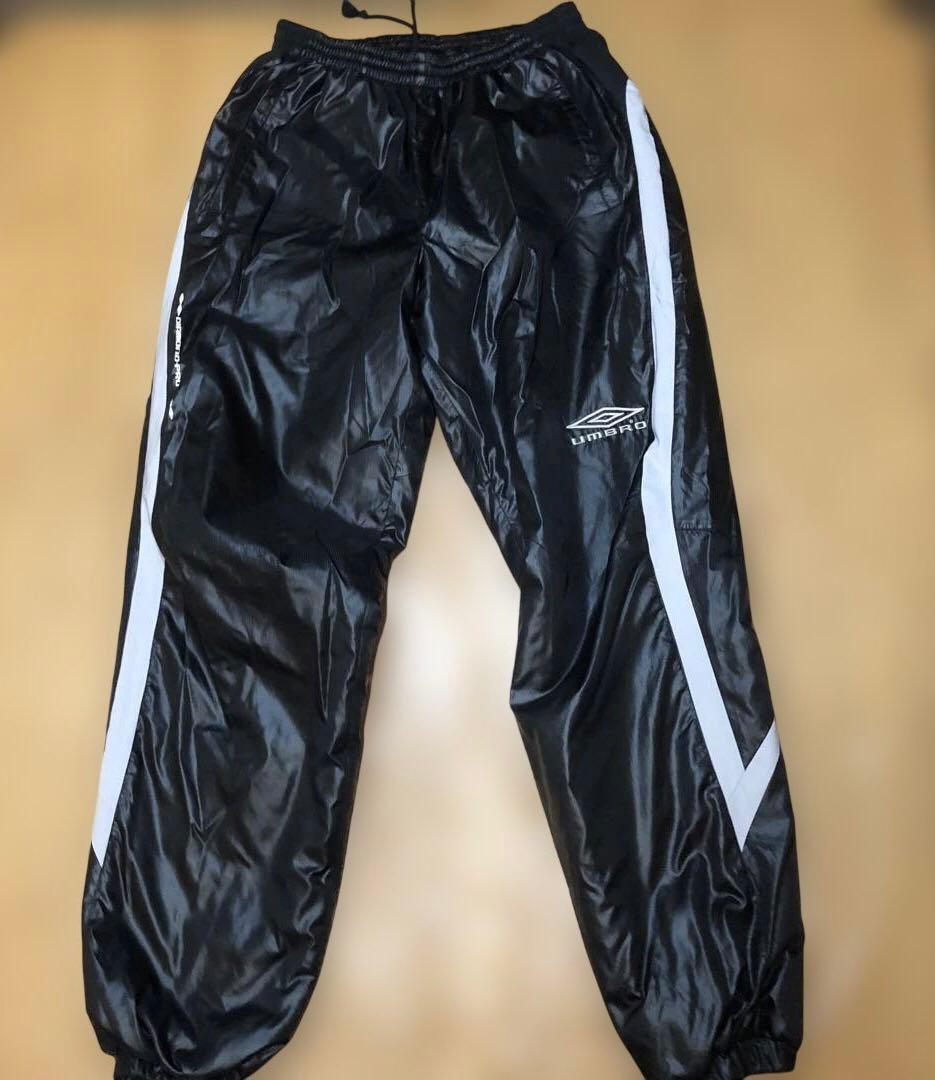 UMBRO ブラック 中綿入り（サーモライトプラス）ピステ上下