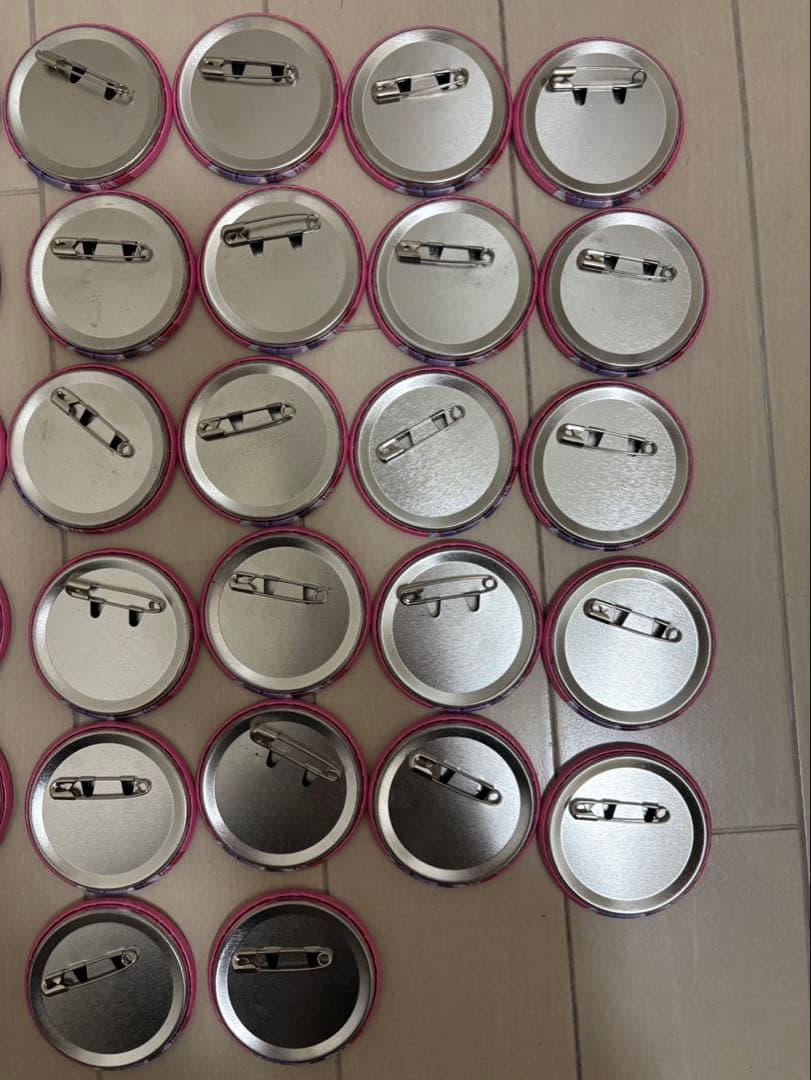 さとみくん 6周年 缶バッチ 32個＋痛バA4おまけ