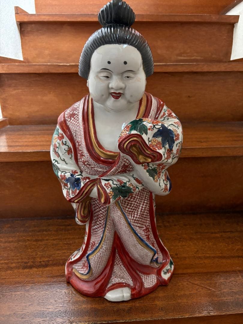 おおきめサイズのお多福　置物