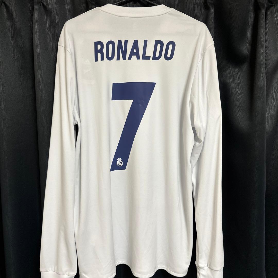 クリスティアーノ・ロナウド　ユニフォーム　　レアルマドリード　新品タグ付き　長袖