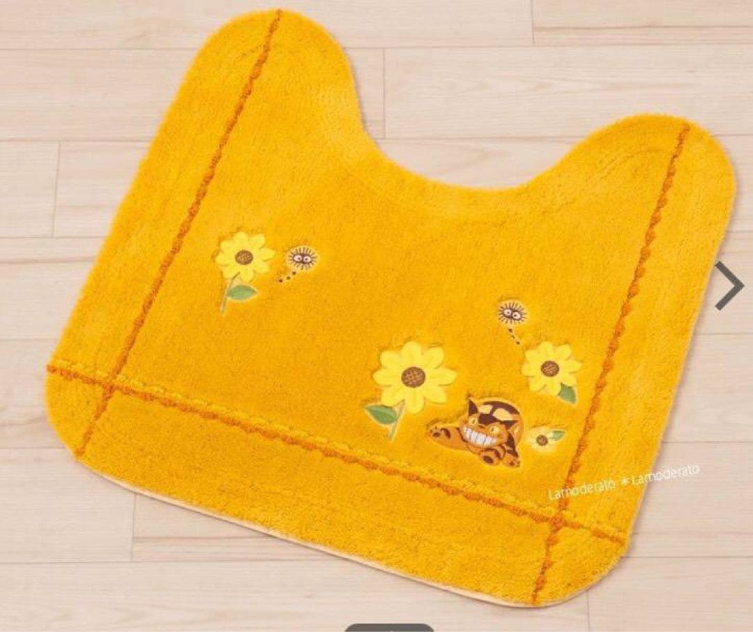 ジブリ　となりのトトロ　ネコバス　トイレマットセット　新品