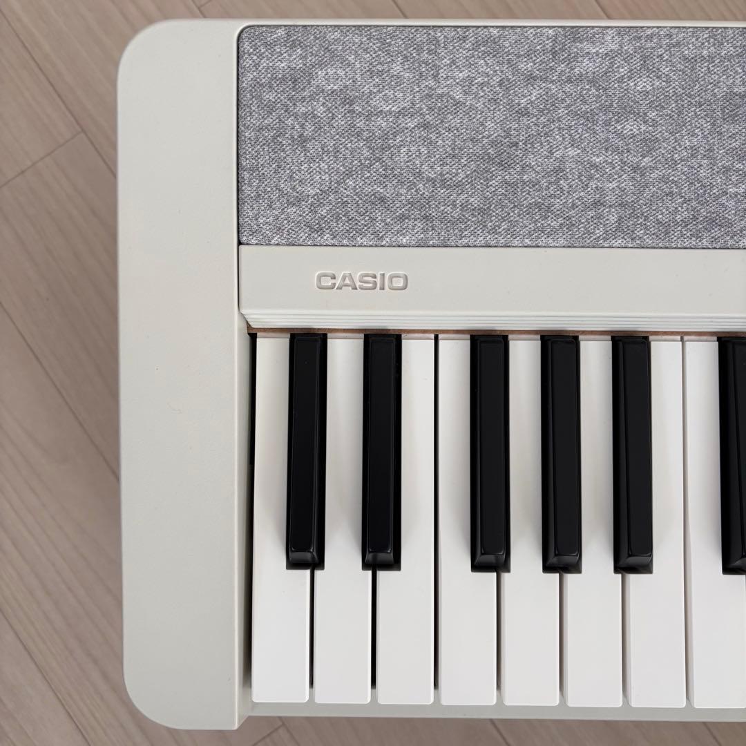 CASIO CT-S1 61鍵　電子ピアノ ホワイト　ハラミちゃん使用