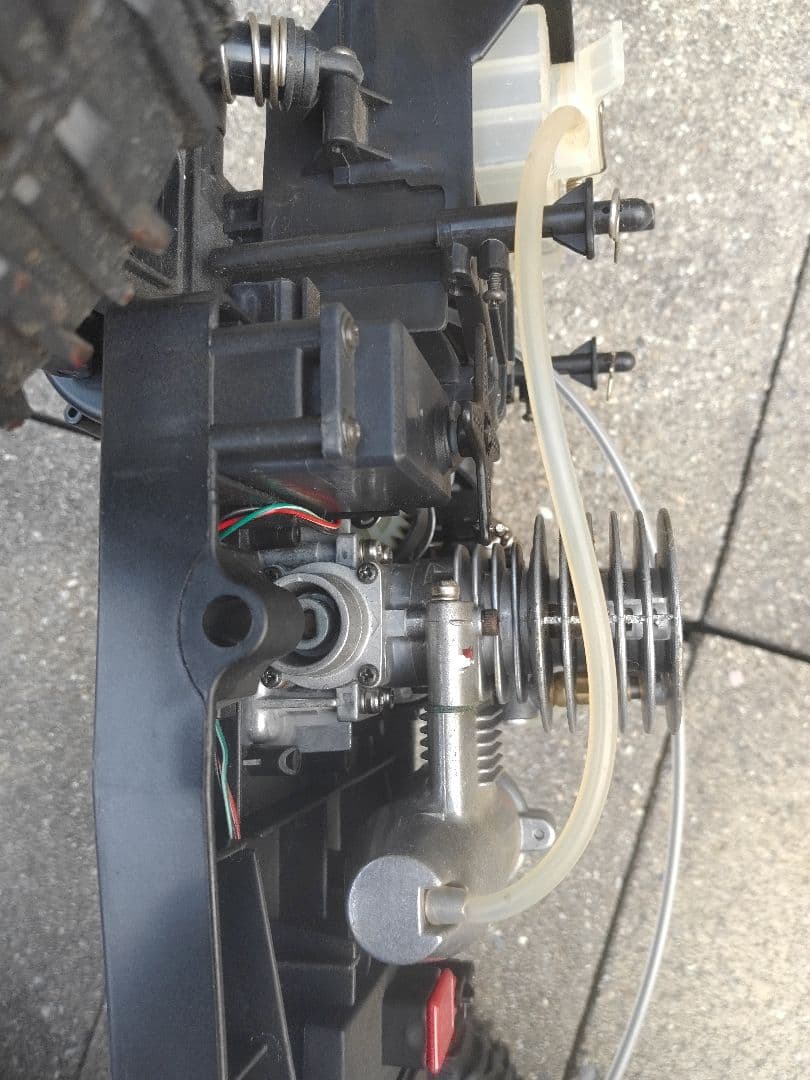 ラジコン　エンジンバギーカー　中古品