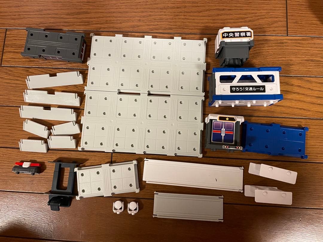 トミカシリーズ 変形ファイヤーステーション等４点セット！