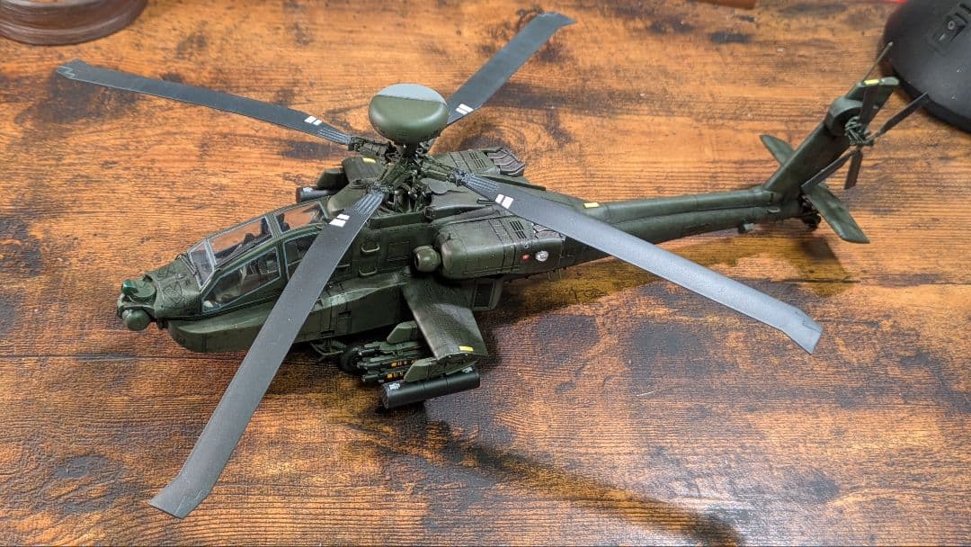 プラモデル完成機　1/48　AH-64Dアパッチ・ロングボウ