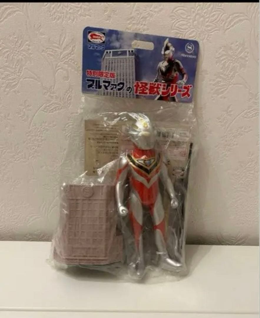 ウルトラマンガイアブルマァク怪獣シリーズ横浜ベイシェラトンホテルタワーズ15周年