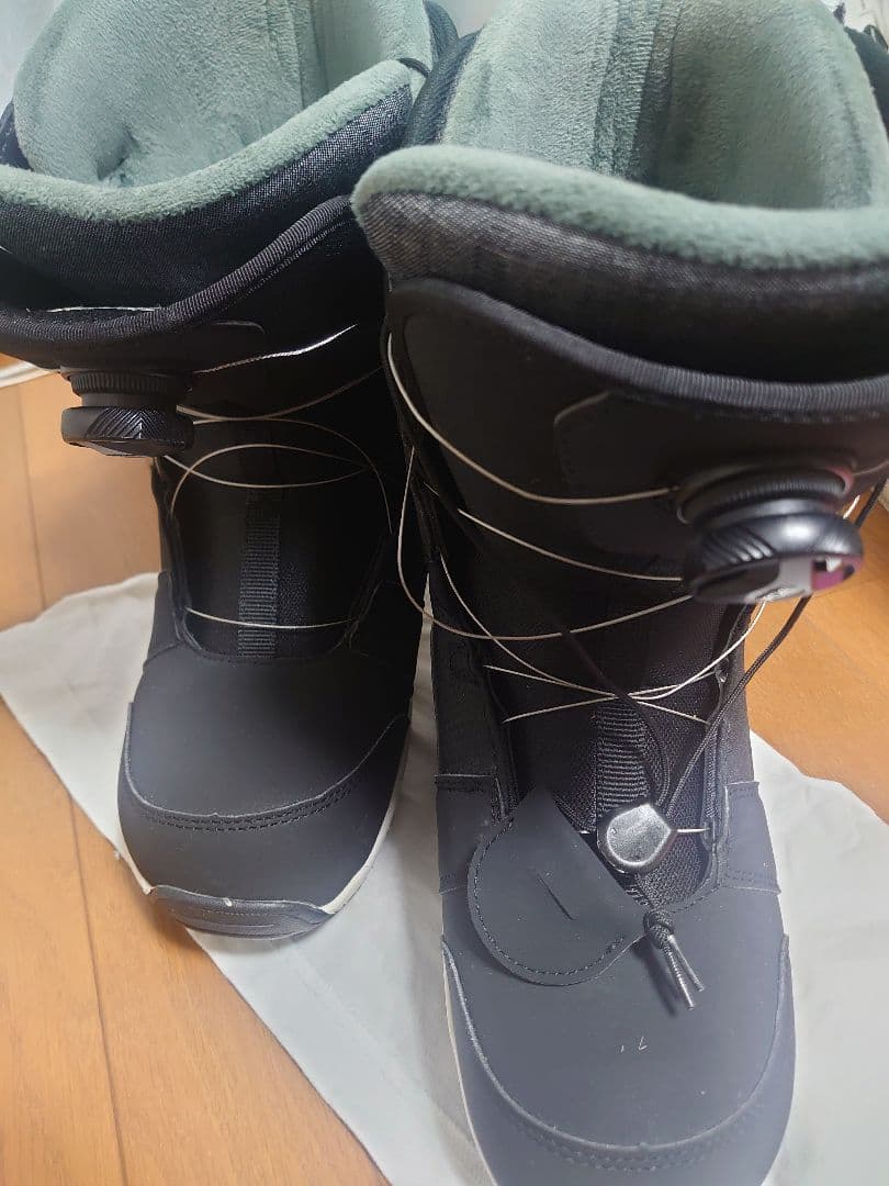スノーボードブーツ ブラック ボア付き