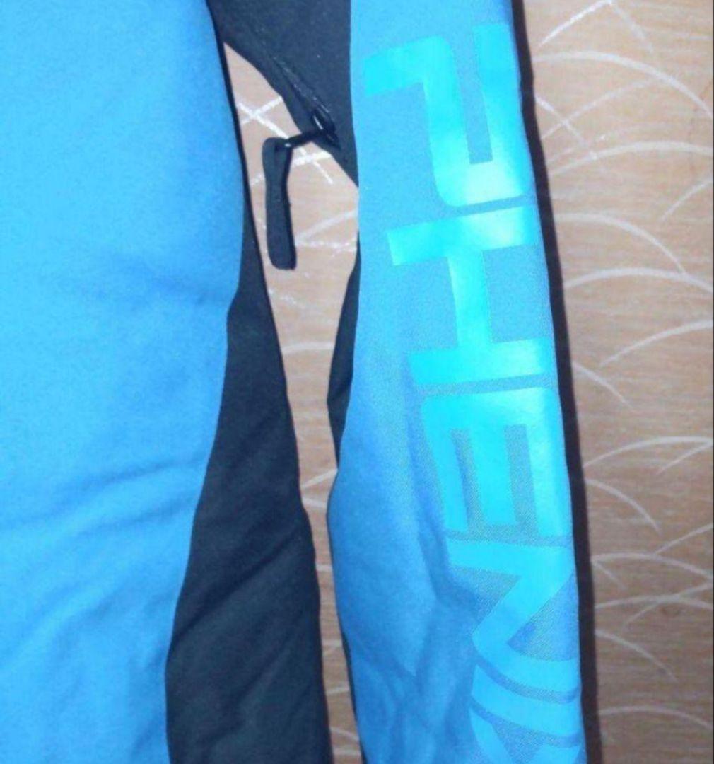 a 新品タグ付き Phenix フェニックス 上下組み合わせ。