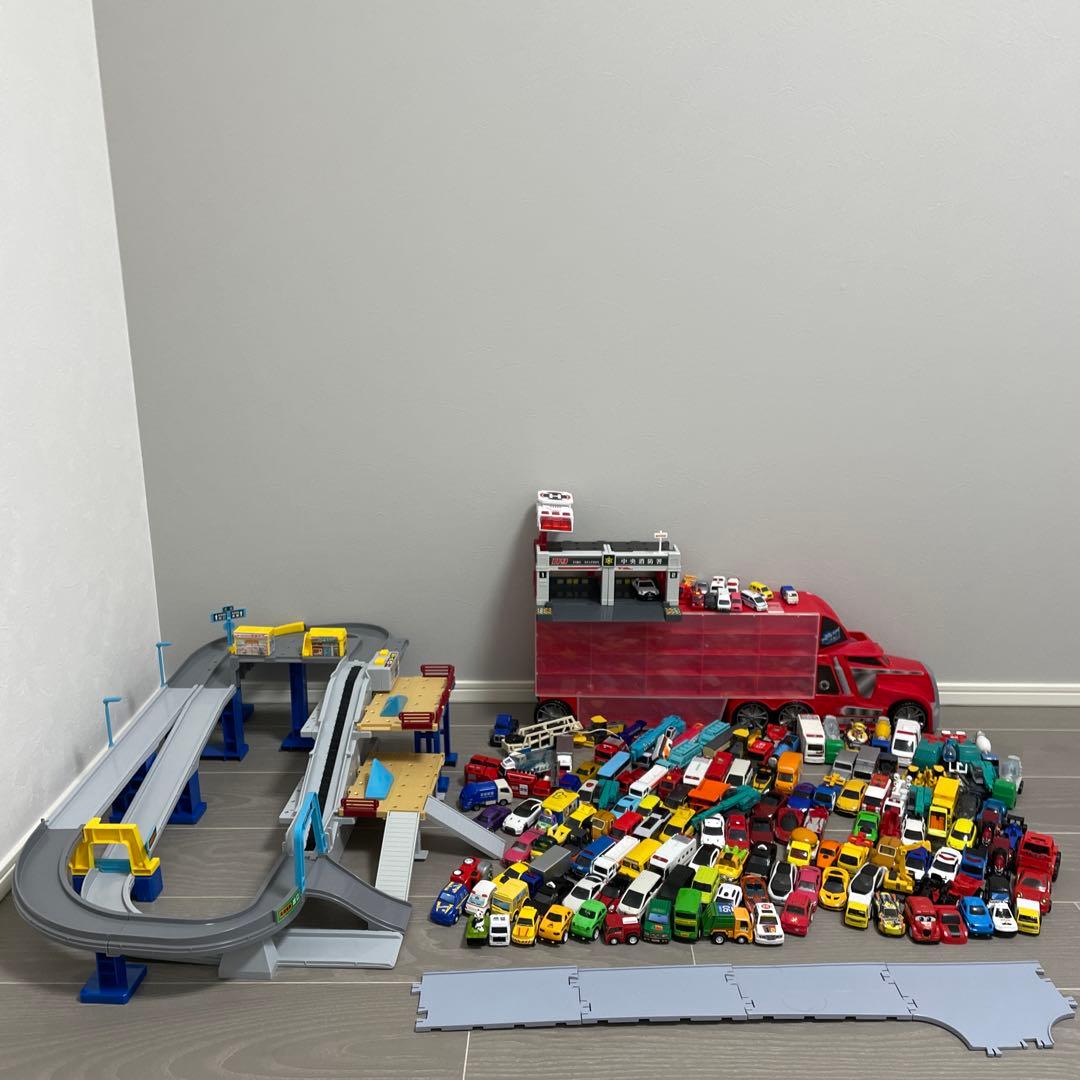 トミカ ミニカー まとめ売り 約200台以上　高速道路　消防署　キャラクター