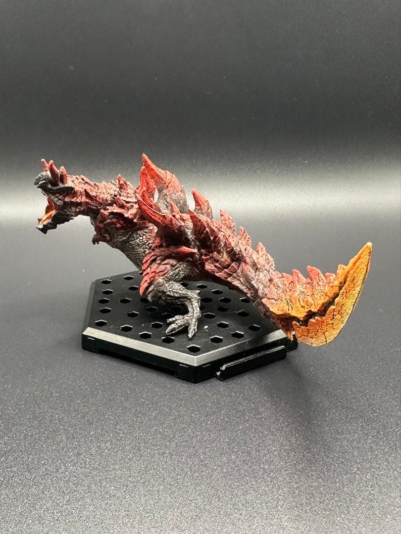 RKA　モンスターハンター　フィギュア　滅刃ディノバルド&青電主ライゼクス