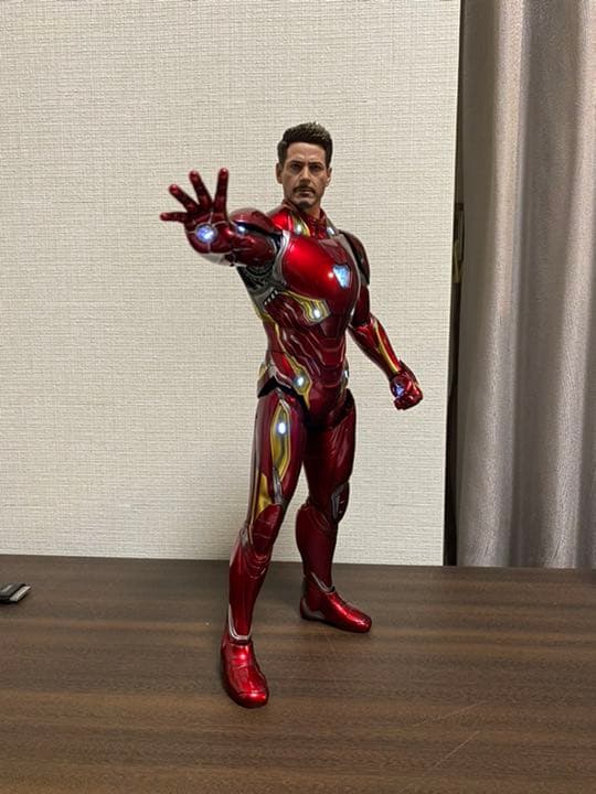 HOTTOYS アイアンマン　Mark-50  １／６スケールフィギュア