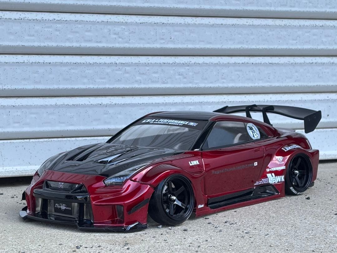 ラジコンボディ TETSUJIN R35 GT-R リバティーウォーク 塗装済