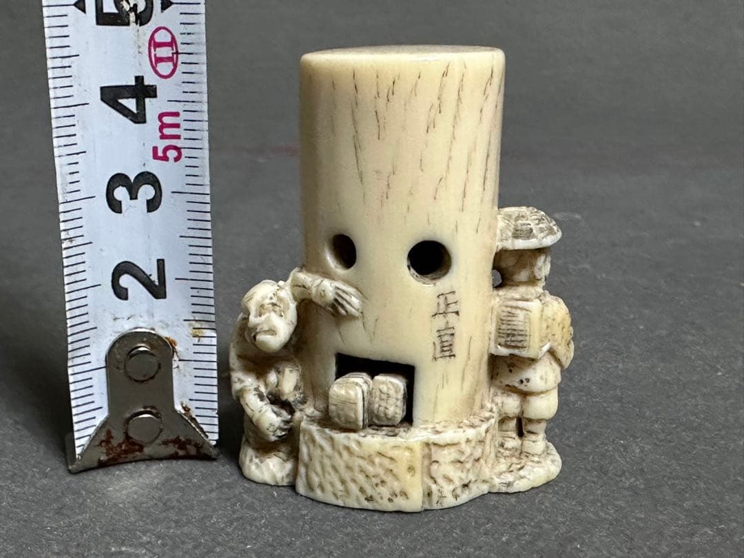 極上　根付　奈良 大仏柱 煙草 大彫刻 置物　細密細工　骨董　アンティーク在銘