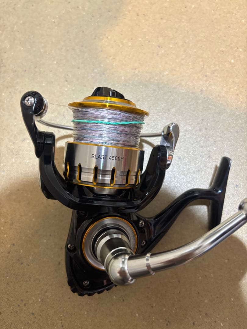 美品　格安　ダイワ DAIWA 16ブラスト 4500H