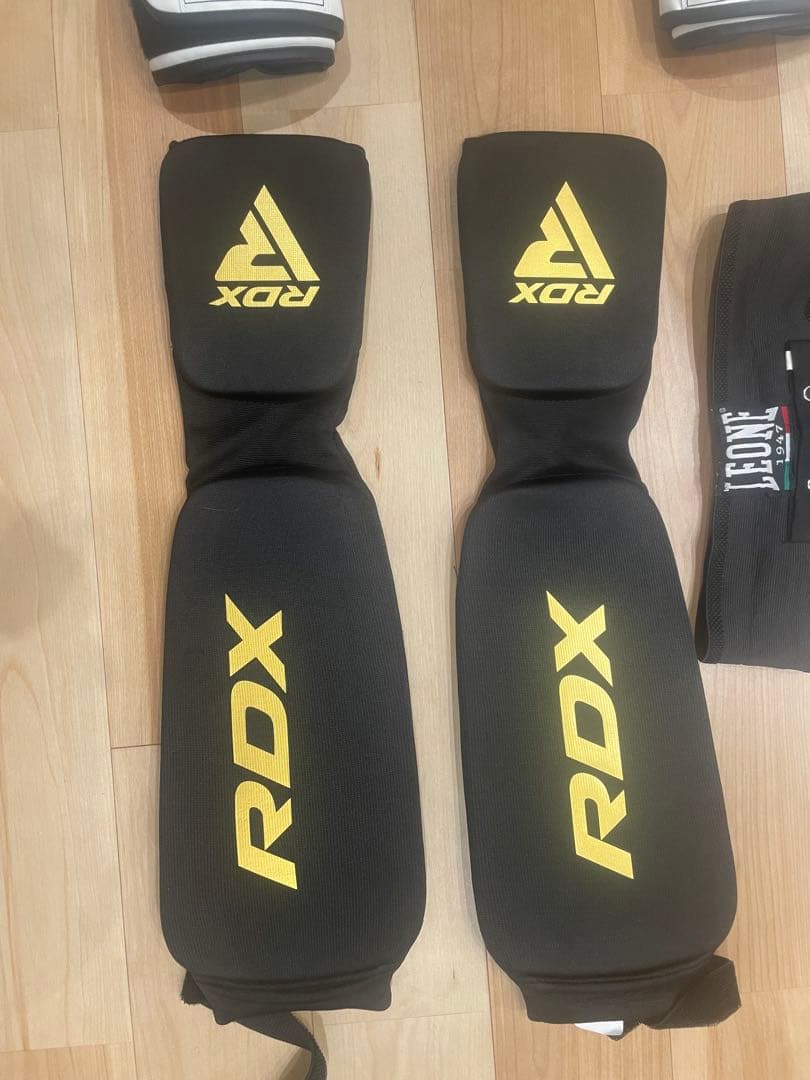 ボクシング用グローブ・ヘッドギア・レッグガードセット