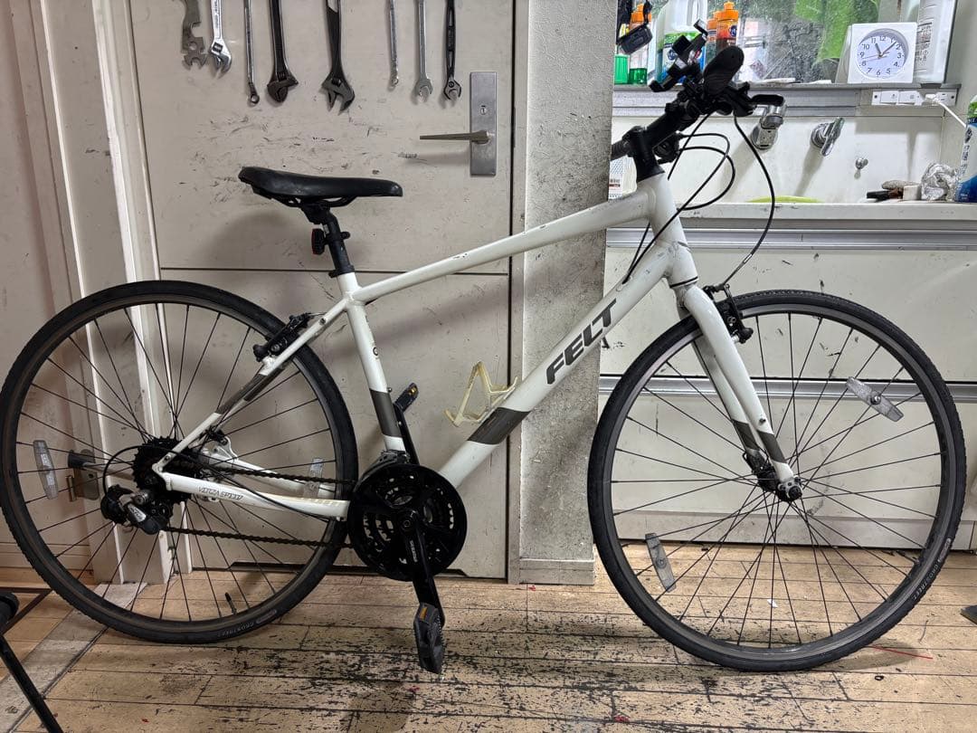 FELT VERZA speedクロスバイク ホワイト