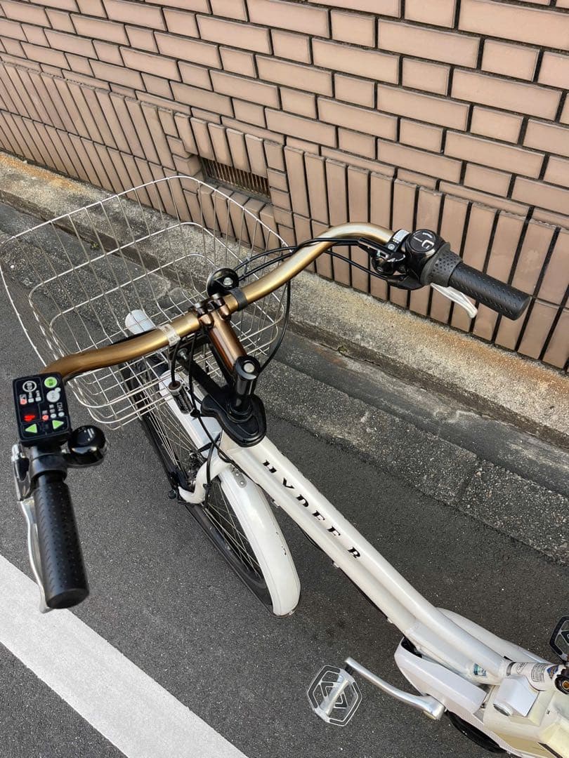 新品ハンドルブリヂストン8.7Ah電動アシスト自転車 ホワイト 26ABTR62