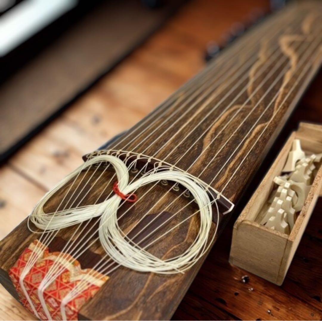 ♡ 入門用におススメ　箏　13弦　並甲　すだれ彫り　琴柱付属♡