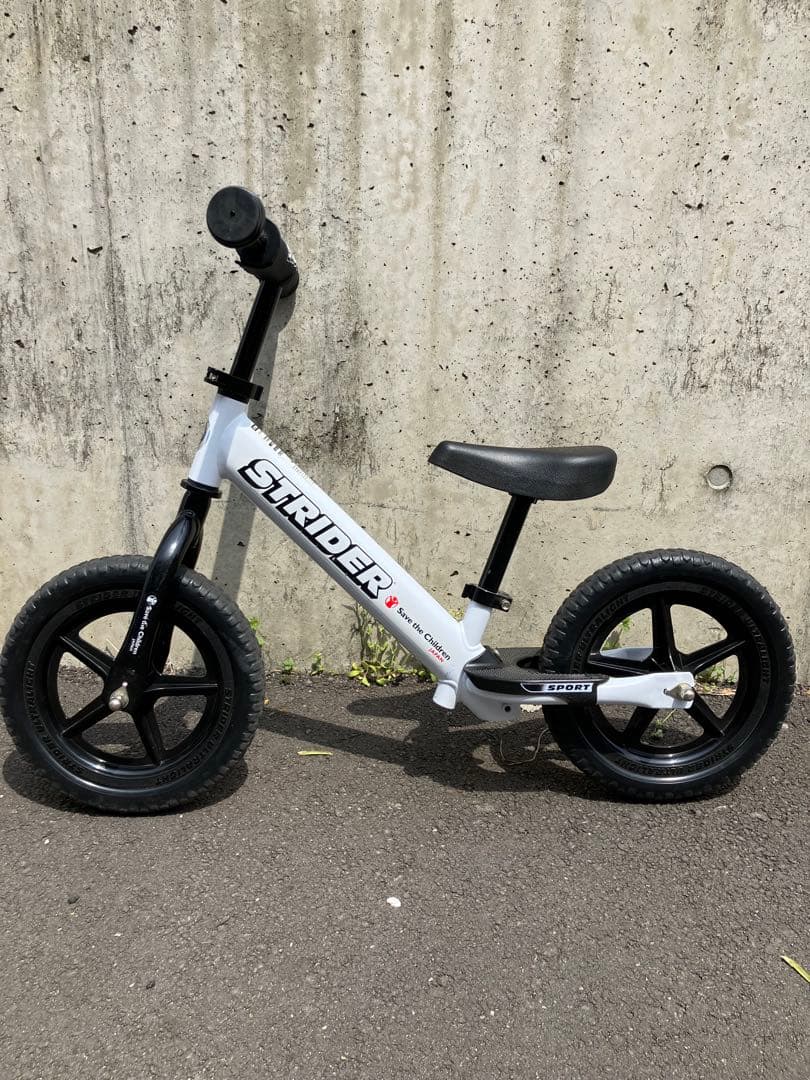 ストライダー　限定色　ホワイト