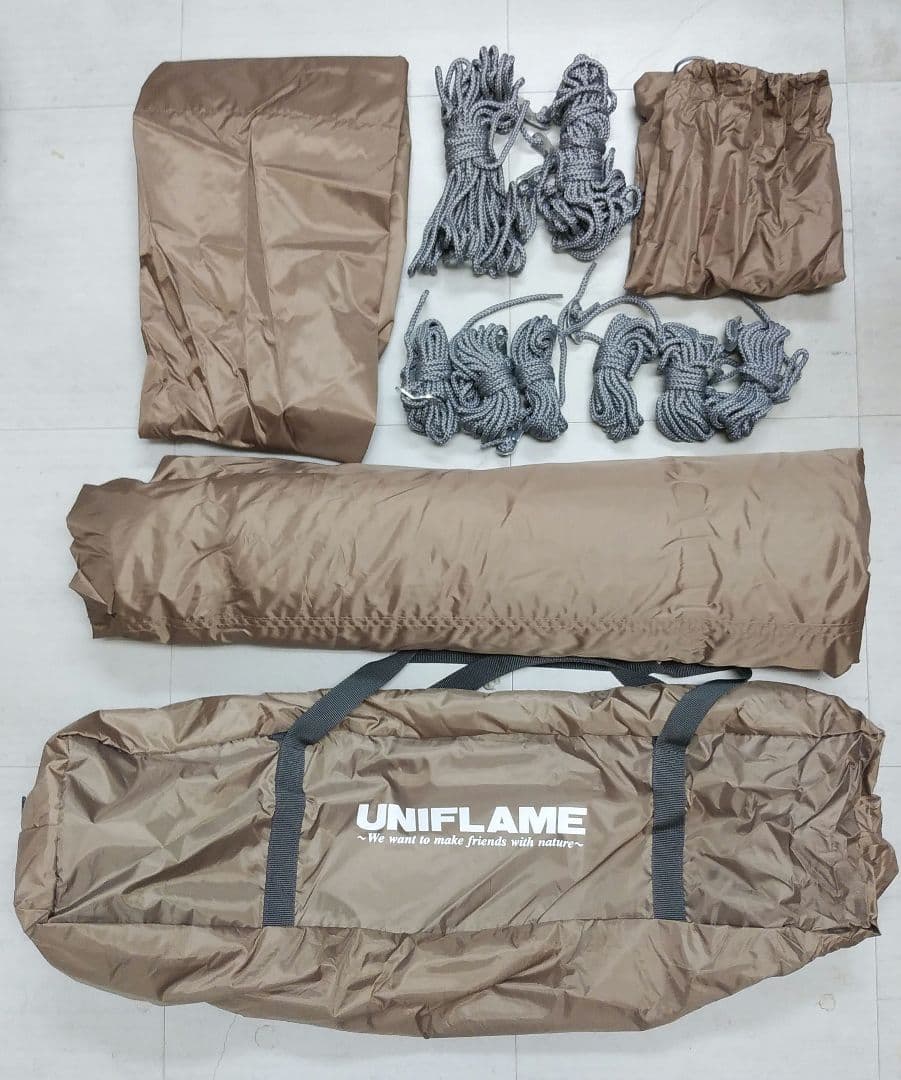 ユニフレーム REVOスクエアタープ 4×4 TAN　682302