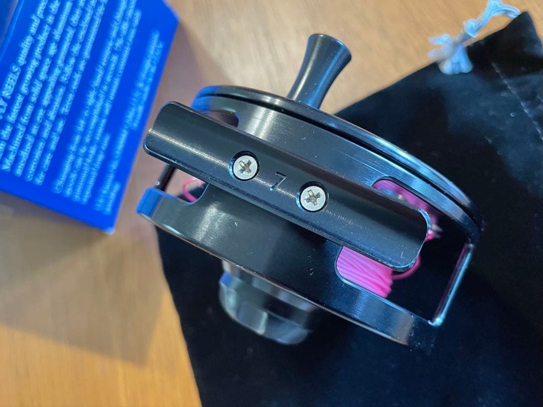 【yazawa】Teton 7 ティトンフライリール　黒