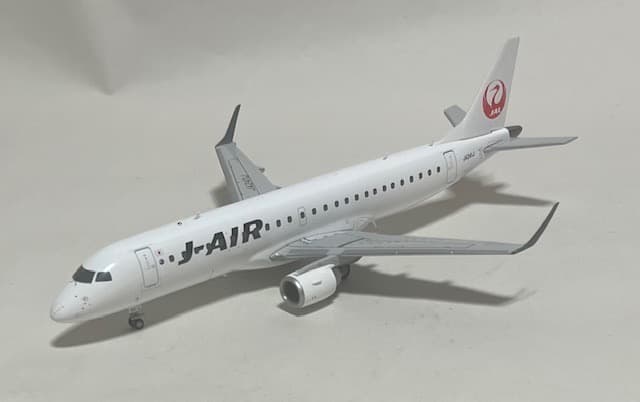 航空機・ヘリコプター J-Air EMBRAER ERJ-190STD JA241J