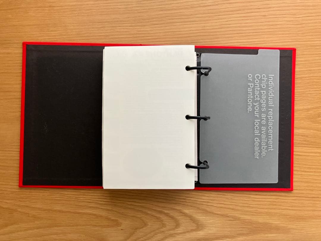 PANTONE ソリッドカラーチップ/コート紙版