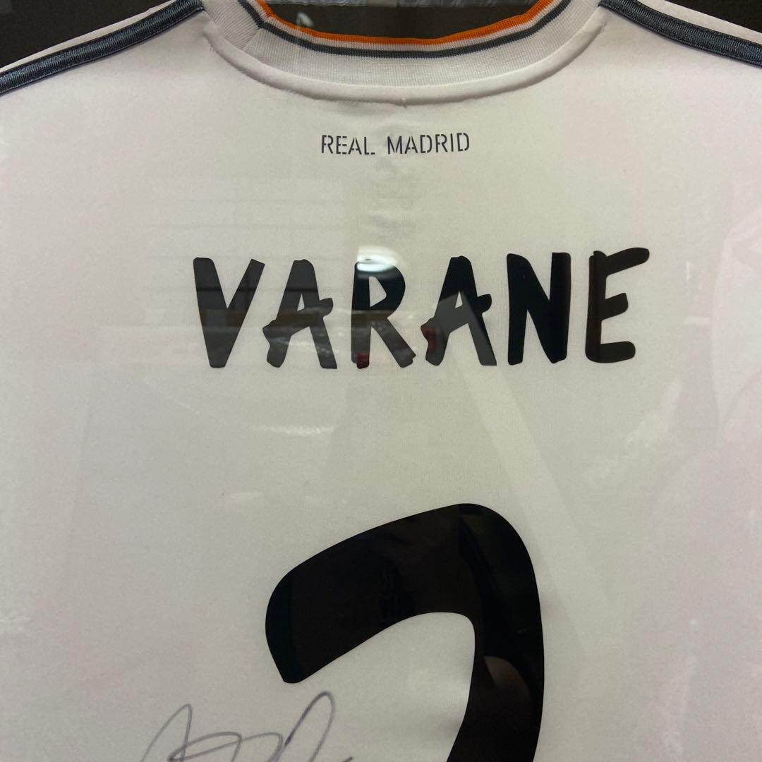 ラファエル・ヴァラン直筆サインユニフォーム