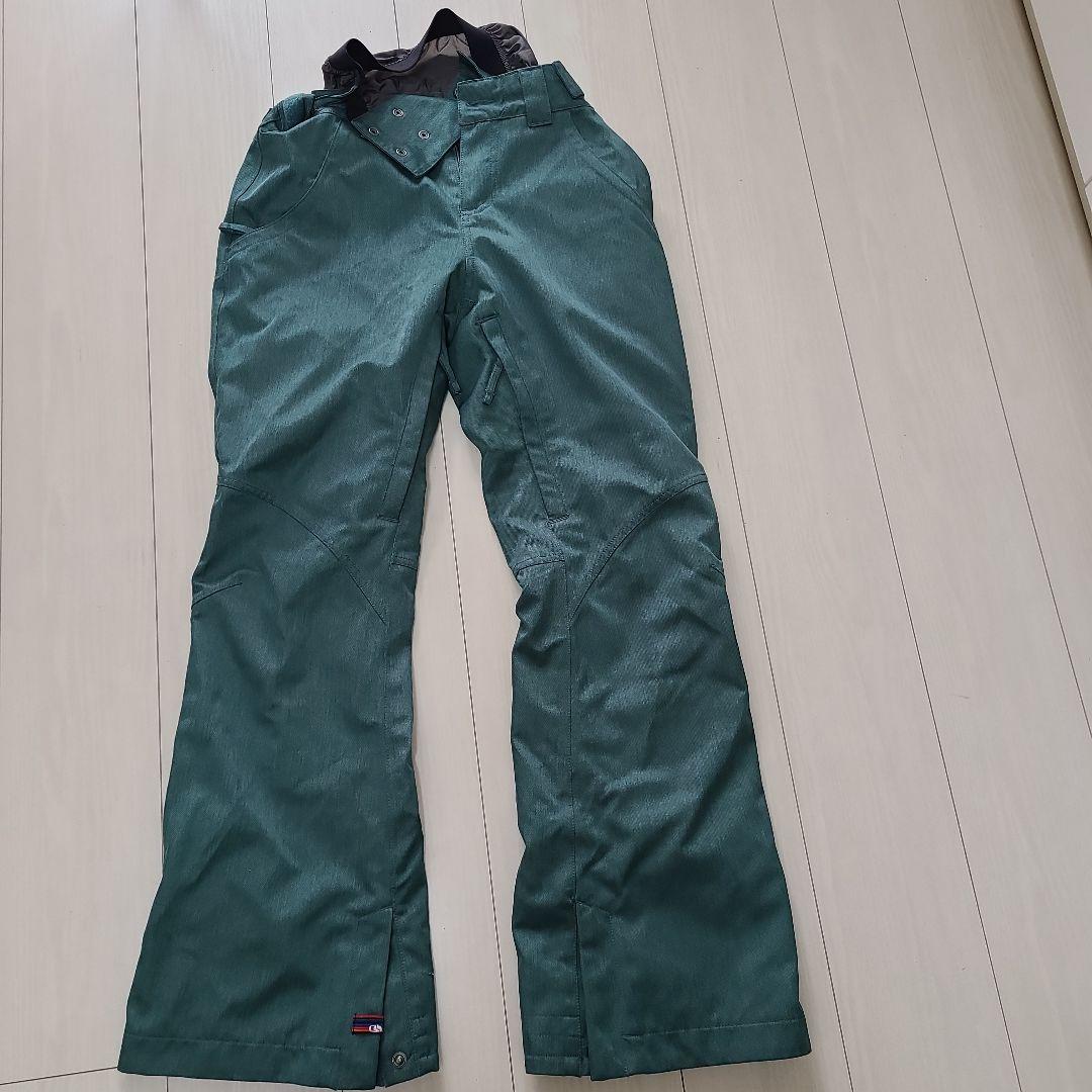 女性用スキーウェア 緑色