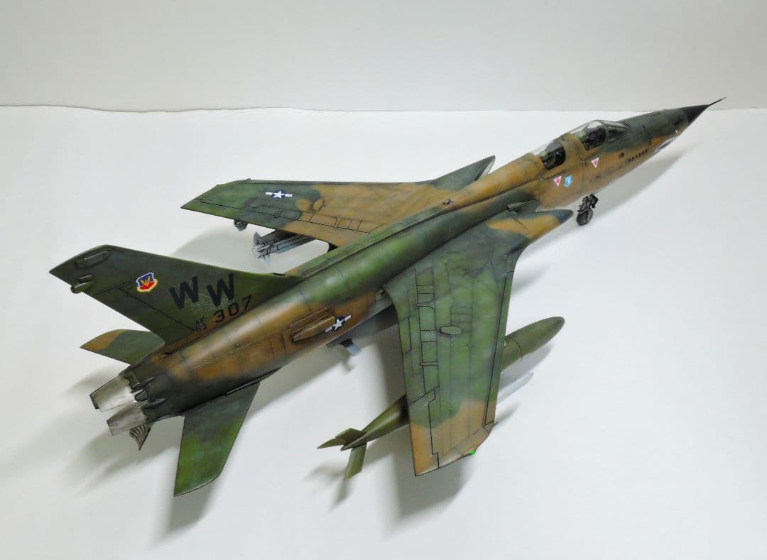 【完成品】ハセガワ 1/48 F-105G サンダーチーフ ワイルドウィーゼル