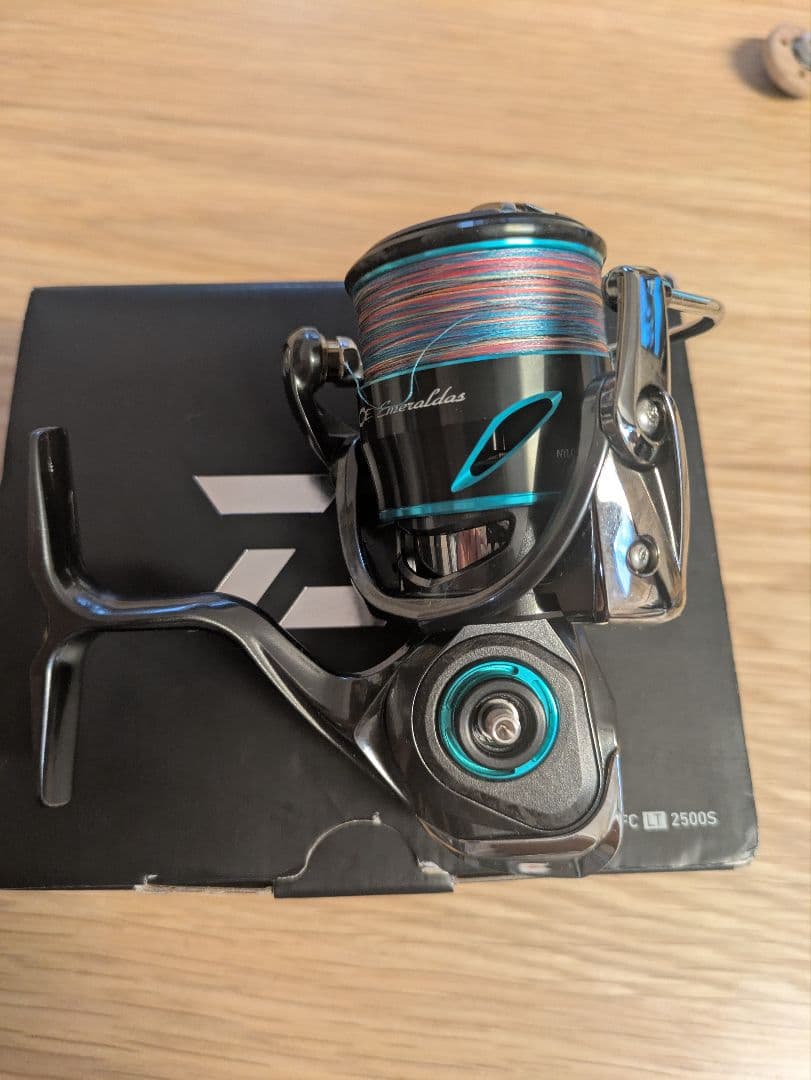 Daiwa Emeraldas AIR FC LT2500S スピニングリール