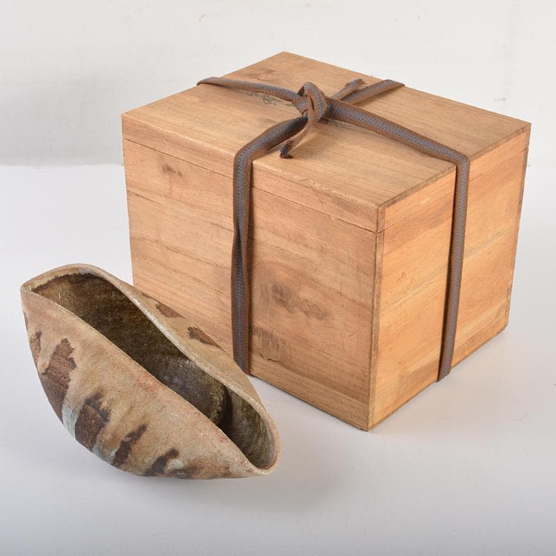 唐津焼　古唐津　釉垂れ　手びねり　変形碗　時代箱付　C　R6652