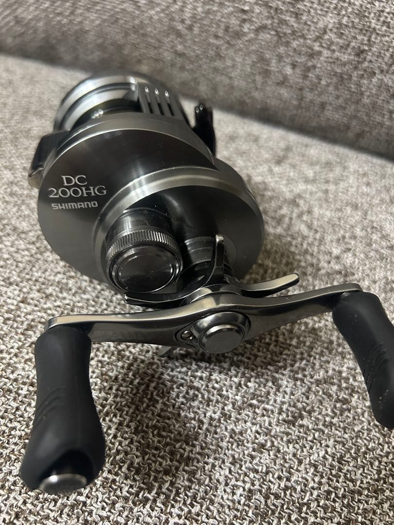 SHIMANO カルカッタコンクエストDC 200HG 右ハンドル