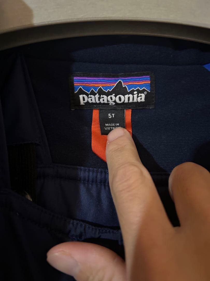 Patagonia 子ども用スノーボードウエア　ネイビー/オレンジ