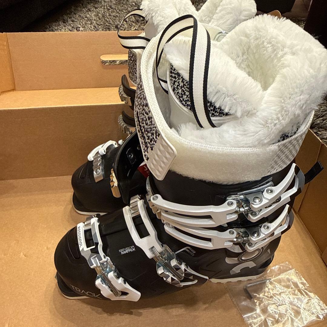 新品　ロシニョール　TRACK70w スキー ブーツ 24cm RBM4250