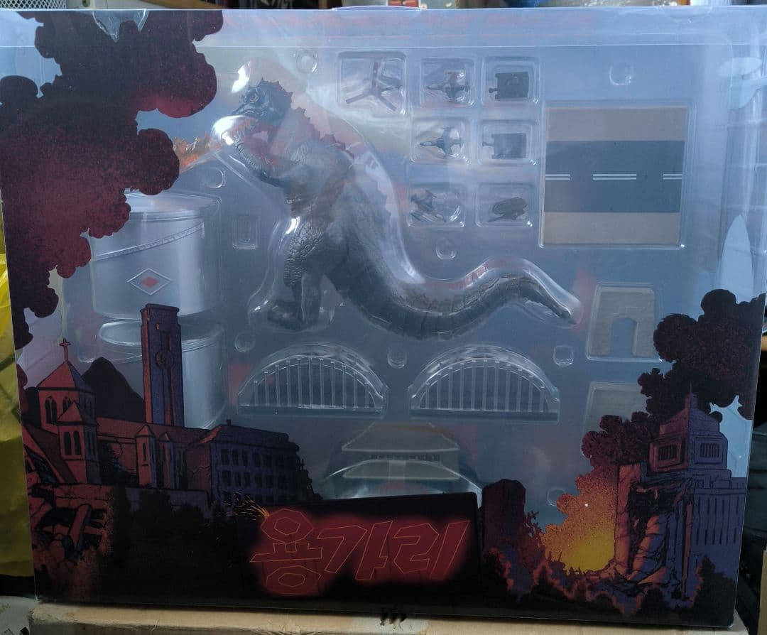 大怪獣ヨンガリ アクション フィギュア titanic creations