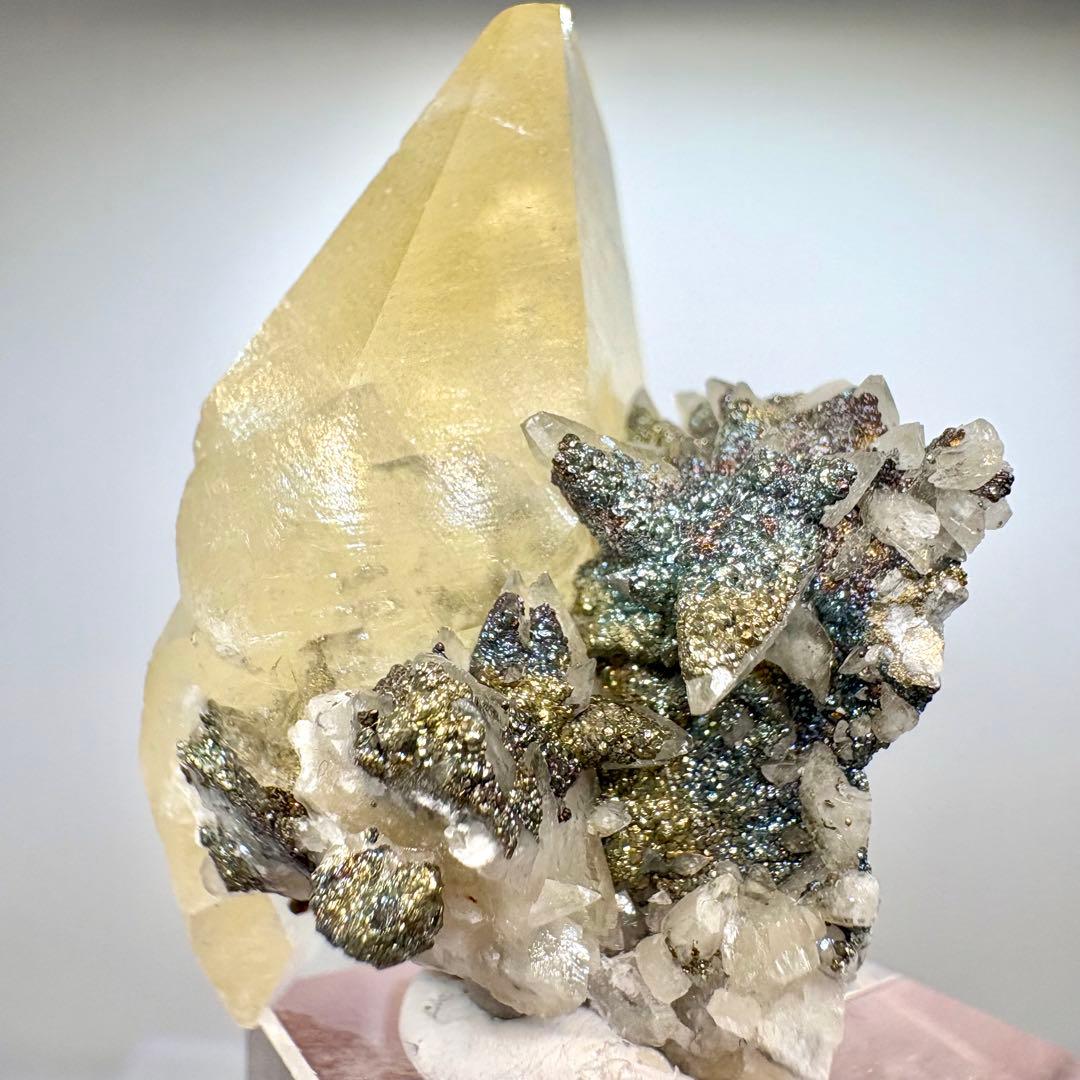 579 中国安徽省黄山市産　カルサイト&パイライト