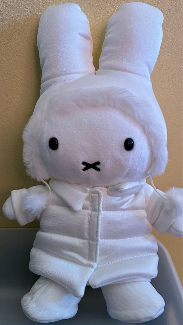新品　干支うさぎダウンコートミッフィー