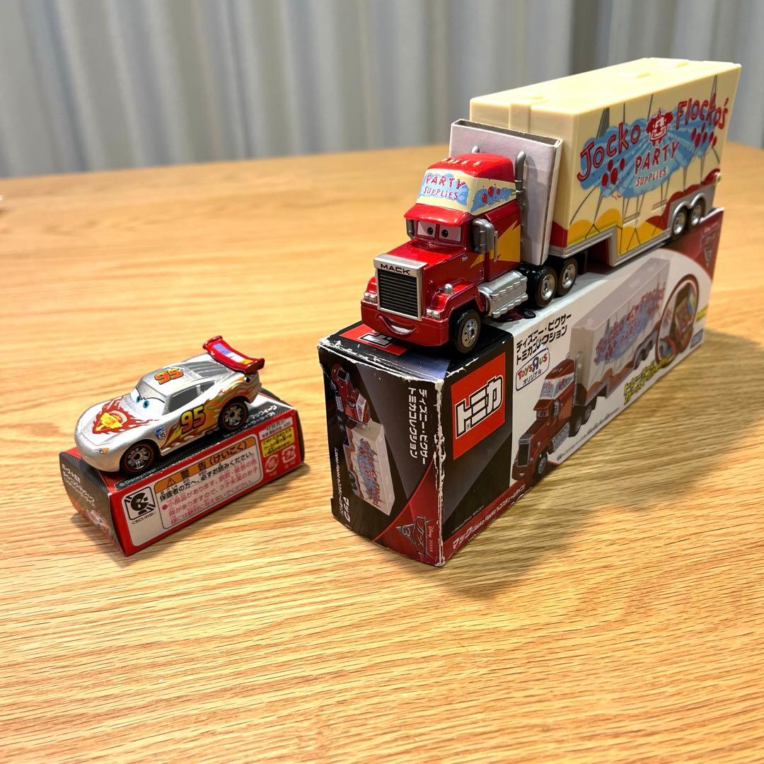 カーズ　トミカ　マック　マックイーン