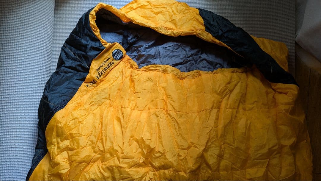 Isuka / Alpha Light 500 X コンプレッション付 シュラフ