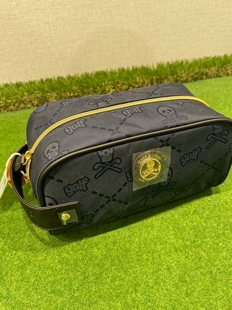 マークアンドロナ　非売品ポーチ　 新品、未使用　タグ付