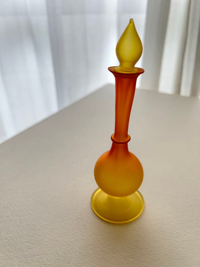 ♡レトロ♡ガラスの香水瓶♡オレンジ色♡昭和レトロ♡