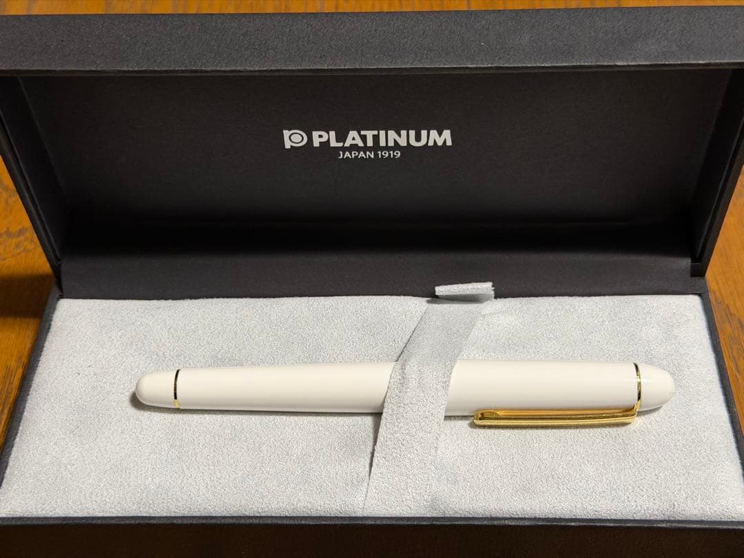 プラチナ万年筆 ＃3776 センチュリー シュノンソーホワイト SF