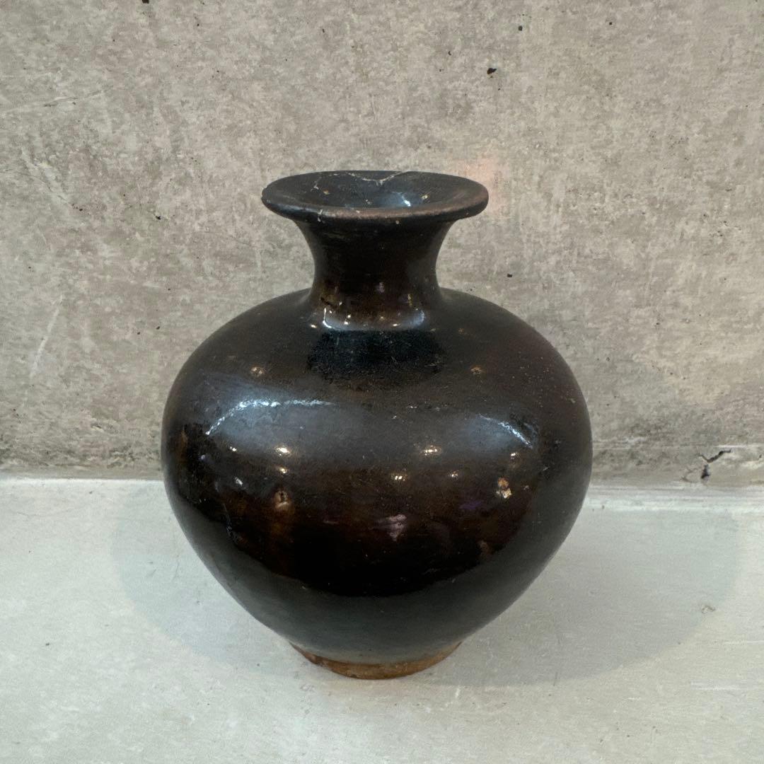 壺屋焼.19世紀.黒釉髪油壺