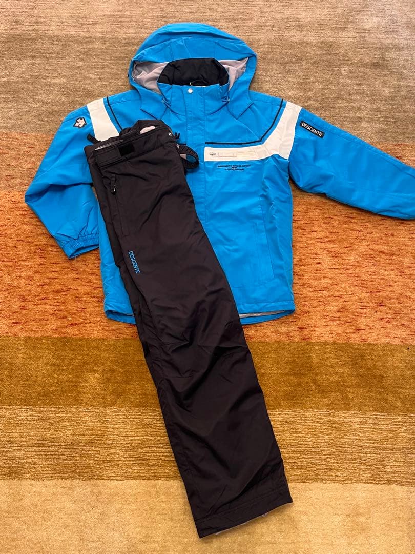 DESCENTE デサント ジュニアスキーウェア 上下 160サイズ（調整可）